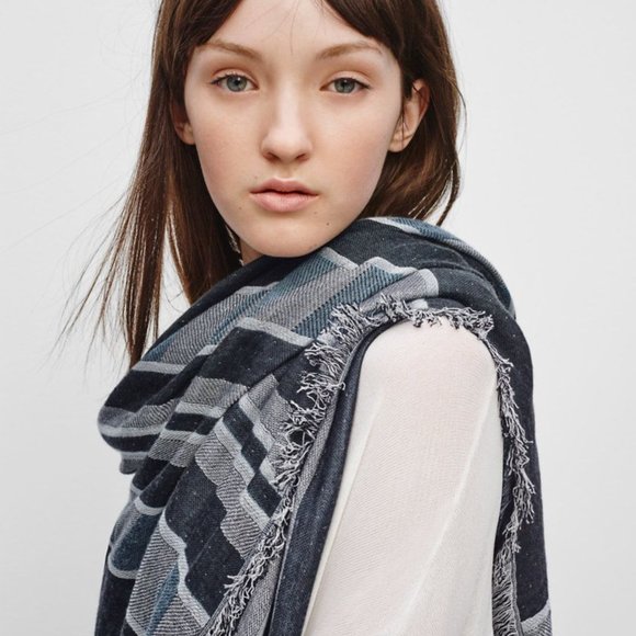 *HOST PICK* Wilfred COUVER Blanket Scarf - Picture 2 of 5